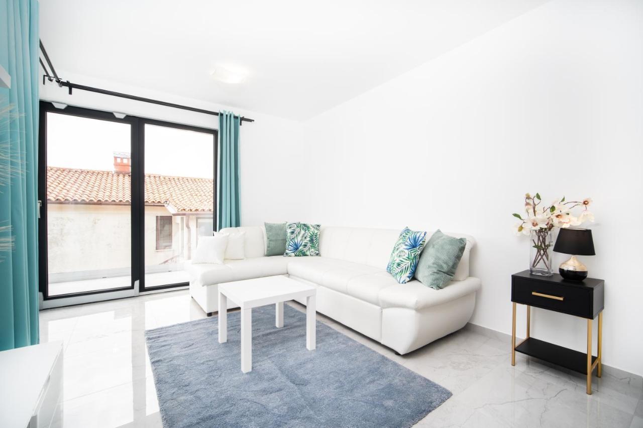 Villa Apartments Lela 拉巴克 外观 照片