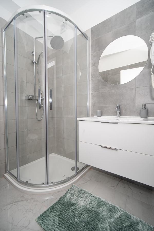 Villa Apartments Lela 拉巴克 外观 照片