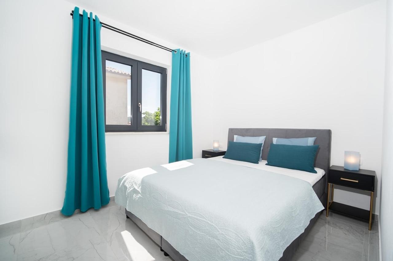 Villa Apartments Lela 拉巴克 外观 照片