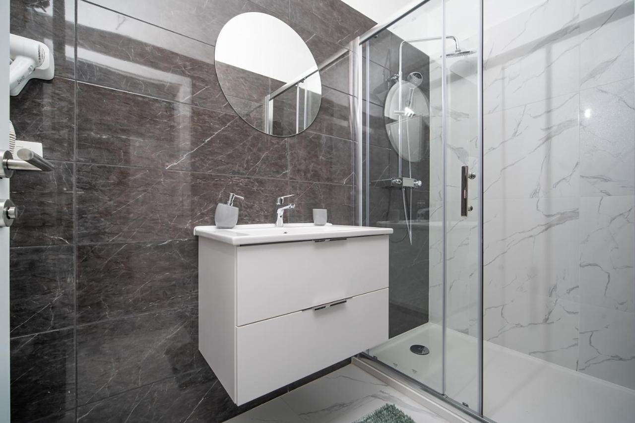 Villa Apartments Lela 拉巴克 外观 照片