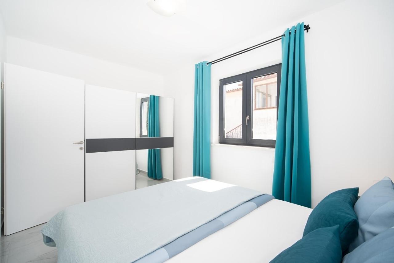 Villa Apartments Lela 拉巴克 外观 照片