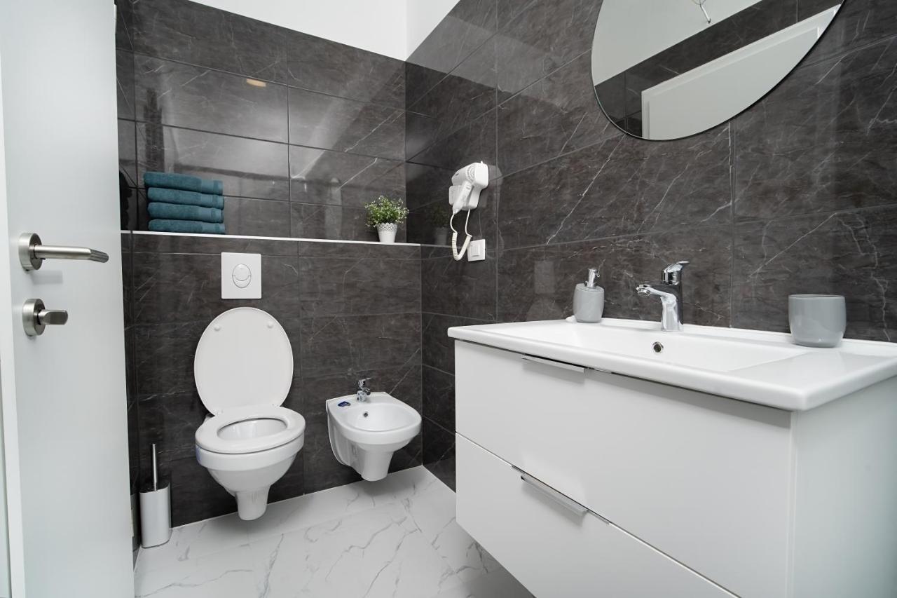 Villa Apartments Lela 拉巴克 外观 照片